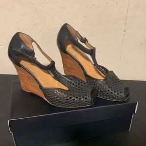 Size 9.5 black Frye woven leather heels